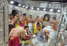 महाकाल की भस्म आरती में पहुंचे B Praak, बाबा के दरबार में मांगा आशीर्वाद