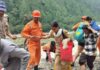 गंगोत्री हाईवे पर मची अफरा-तफरी, भागीरथी नदी में गिरने से बचा कांवड़ यात्रियों का वाहन
