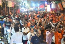 सावन सोमवार पर काशी में आस्था का महासैलाब, डेढ़ लाख भक्तों ने चढ़ाया जल