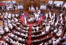 संसद में विपक्ष का जोरदार विरोध, दोनों सदनों की कार्यवाही बाधित; दो बिल हुए पेश