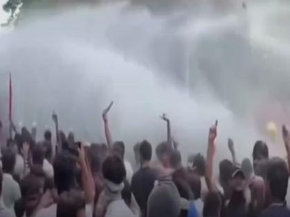 water-dance_202607327340.jpg
