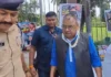 मंत्रालय के सामने धरने पर बैठे कांग्रेस विधायक अभय मिश्रा, पुलिस ने लिया हिरासत में