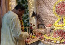 कृष्ण से कितनी बड़ी थीं राधा? आखिर क्यों बरसाने की लाडली ने जन्म लेते ही नहीं खोली थीं आंखें,