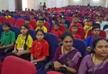 आदेश के बिना तिमाही परीक्षा रद्द? 250 छात्रों को कार्यक्रम में भेजे जाने से मचा विवाद
