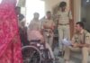 SP धर्मराज मीणा का अनोखा अंदाज, कुर्सी छोड़ जमीन पर बैठकर सुनी लोगों की बात