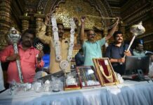 मुंबई के लालबागचा राजा पर भक्तों की जमकर आस्था, दानपात्र में मिला करोड़ों का चढ़ावा