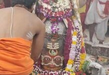 उज्जैन में सुरेश रैना ने किए बाबा महाकाल के दर्शन, पत्नी के साथ भस्म आरती में पहुंचे