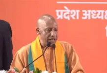 SIR विवाद पर सीएम योगी का विपक्ष पर हमला, बोले- जनता के नकारने पर EVM को दोष देते हैं