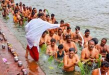 पितृपक्ष पर गूंजे पितरों के जयकारे, श्रद्धालुओं ने किया तर्पण-पिंडदान