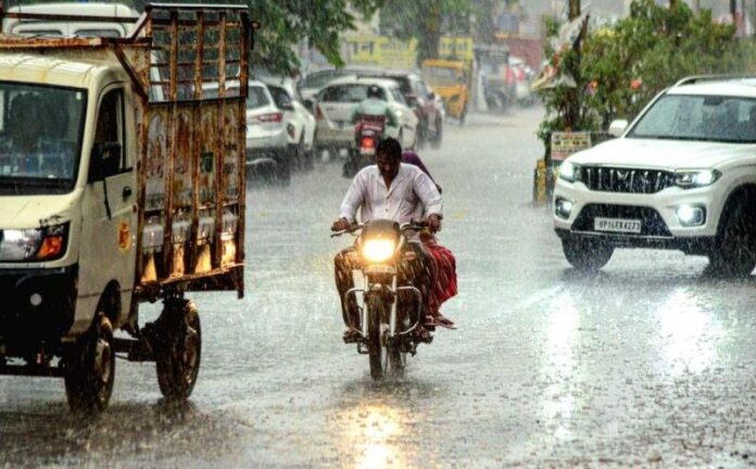 heavy-rainfall-lashes-jabalpur-1.jpg