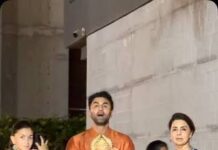 गणेश विसर्जन की तस्वीरों ने खींचा ध्यान, रणबीर कपूर संग नजर आईं आलिया और नीतू