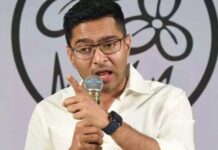 अभिषेक बनर्जी ने EC पर उठाए सवाल, कथित चैट स्क्रीनशॉट के जरिए लगाए आरोप