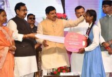 ई-स्कूटी के लिए 1.20 लाख और अन्य वाहन के लिए मिलेंगे 90 हजार, भोपाल में हुआ भव्य कार्यक्रम