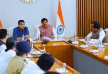 नितिन गडकरी ने भोपाल में की समीक्षा बैठक, सीएम मोहन यादव भी रहे मौजूद