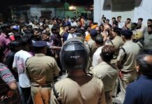 गली के विवाद को लेकर दो पक्ष भिड़े, हिंसक झड़प में महिला की मौत