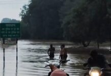 मैहर में उफान पर नदियां, बेला-गोविंदगढ़ मार्ग बंद; बीच नदी में फंसा ट्रक, तीन लोगों का सुरक्षित रेस्क्यू
