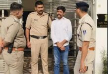 IAS की फर्जी पहचान दिखाकर करता था ठगी, ड्रायवरों को नौकरी का झांसा देकर चलवाता था कार