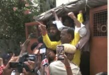 विधानसभा से पुलिस स्टेशन तक हंगामा, गिरफ्तार MLC के समर्थन में BRS का प्रदर्शन