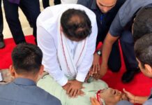 विधानसभा में अचानक बिगड़ी अफसर के निजी सचिव की तबीयत, मंत्री ने दिया CPR