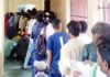 प्रमाणपत्रों के लिए घंटों कतार में खड़े रहे ग्रामीण, जनप्रतिनिधियों की गैरमौजूदगी पर नाराजगी