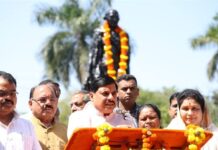 महात्मा गांधी के स्वदेशी और आत्मनिर्भरता के विचारों को आगे बढ़ा रहे प्रधानमंत्री मोदी : मुख्यमंत्री डॉ. यादव
