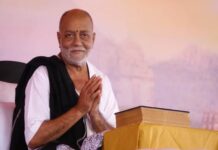 भारत स्वस्तिक यात्रा पहुंची ओंकारेश्वर, मोरारी बापू ने दिया भावुक संदेश
