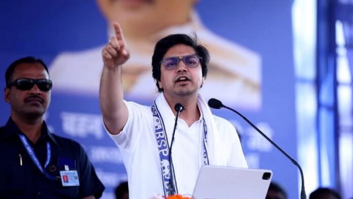 68c12fc643503-akash-anand-will-l.jpg
