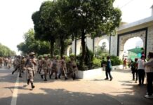 गुरुद्वारा बंगला साहिब में प्रदर्शन का मामला, केजरीवाल समेत AAP नेताओं पर पुलिस का शिकंजा