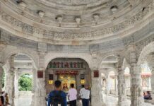 इंदौर के अन्नपूर्णा मंदिर की भव्यता देखते ही बनती है, संगमरमर की खूबसूरती और हाथियों वाला गेट है खास