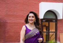 माधुरी के फैन ने किया अनोखा सरप्राइज, टी-शर्ट पर एक्ट्रेस की तस्वीर देख छा गई मुस्कान