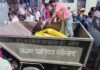झालावाड़ में इंसानियत हुई शर्मसार! सफाई कर्मचारी की मौत के बाद कचरा गाड़ी में ले जाया गया शव