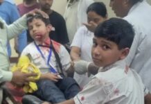 जबलपुर: बच्चों को घर छोड़ने जा रही वैन पलटी, 8 बच्चे अस्पताल पहुंचे