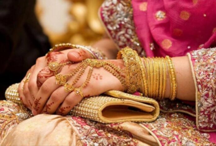 looteri-dulhan_1532435170.jpg