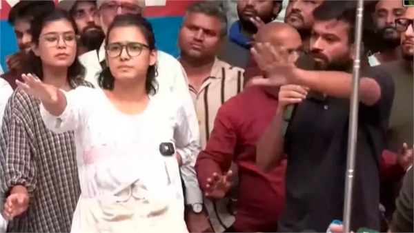 neha-bora-abhijeet-dipke.jpg