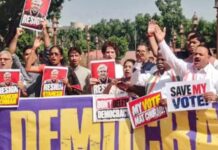 INDIA गठबंधन का संसद मार्च, राहुल गांधी समेत कई नेता धरने पर बैठे; लगाए जोरदार नारे